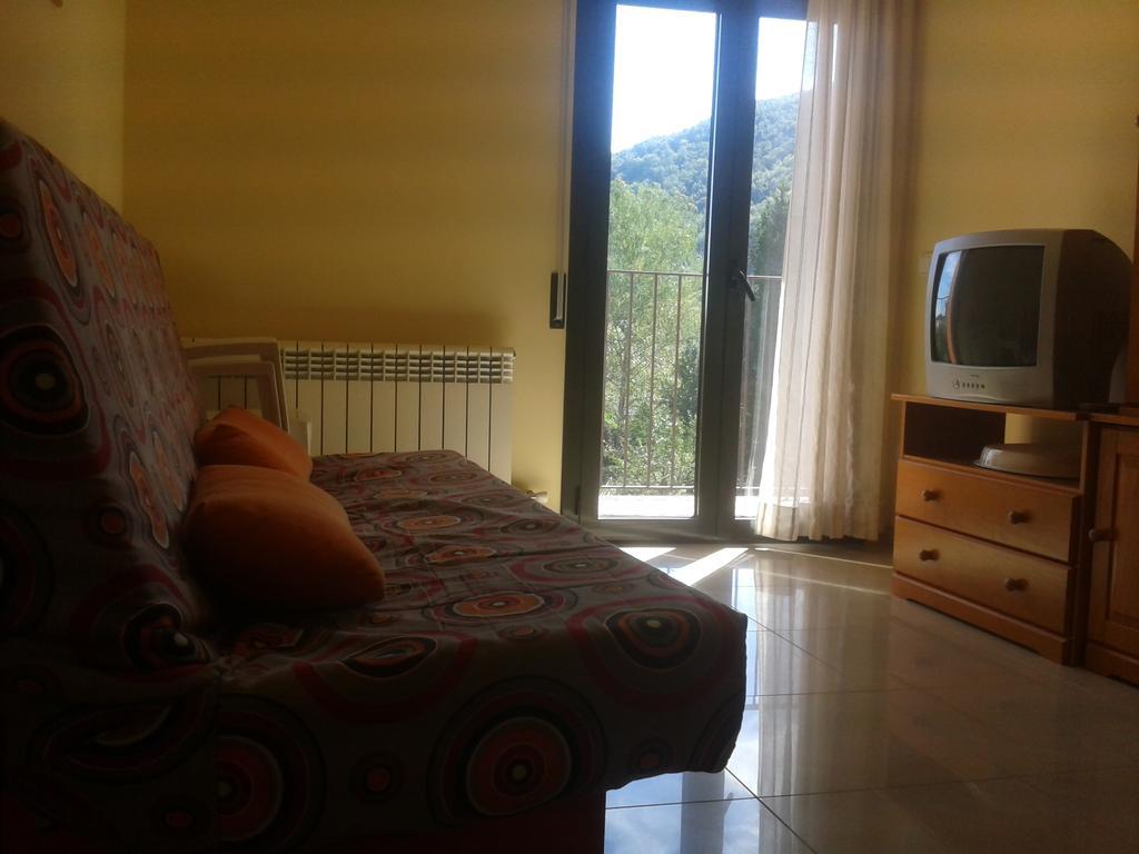 Apartamentos Fonda Finet Sant Felíu de Pallarols 部屋 写真